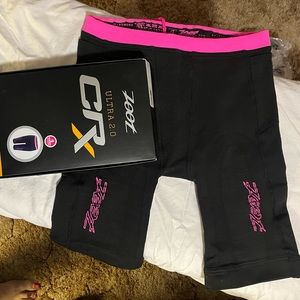 Zoot women’s ULTRA 2.0 CRX SHORT - BLACK PINK GLOW